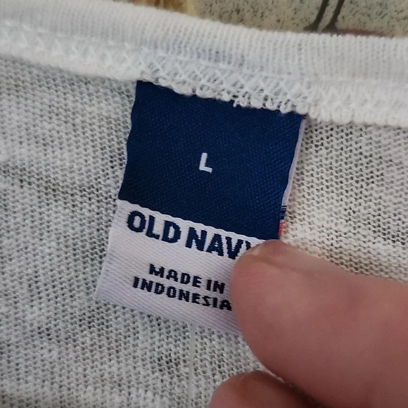 October Sale. Buy 1 Get 1 Free..Old Navy Ladies White shorts sleeved top NWT - Picture 5 of 6